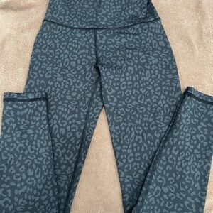 Aerie Gray Animal Print Leggings